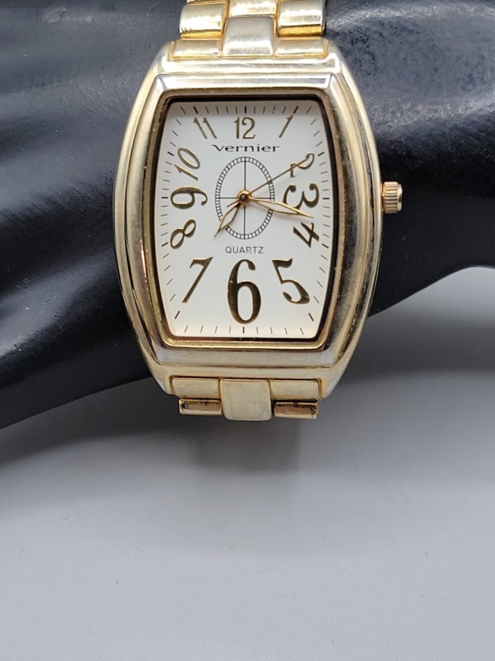 Vernier Gold Classic Tonneau Ladies Quartz Watch 7.5" 36mm Gold Tone VNR2070GS